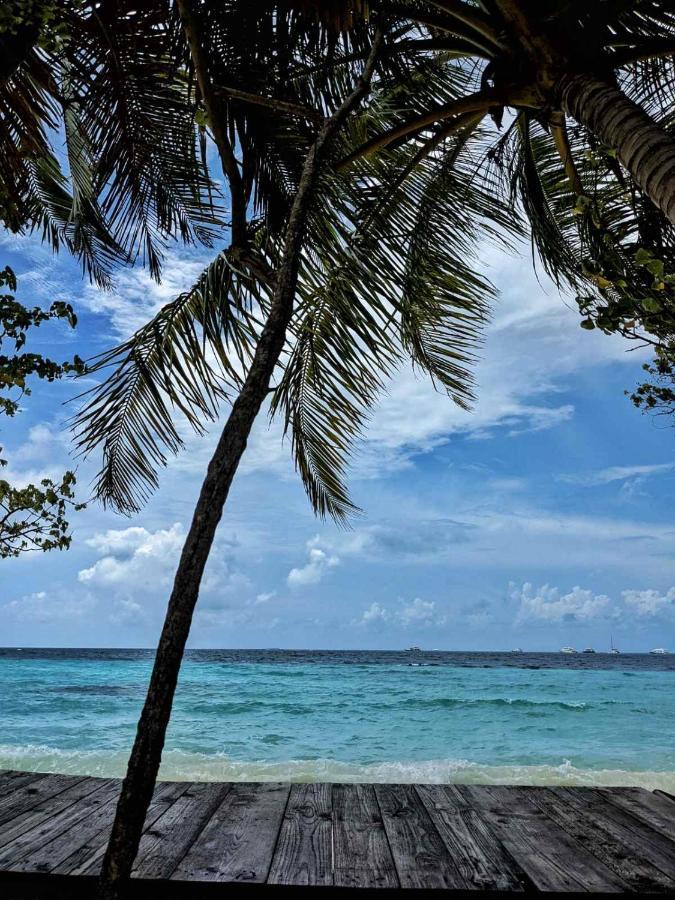 Dhoadhi Retreat Hotel Thulusdhoo Buitenkant foto